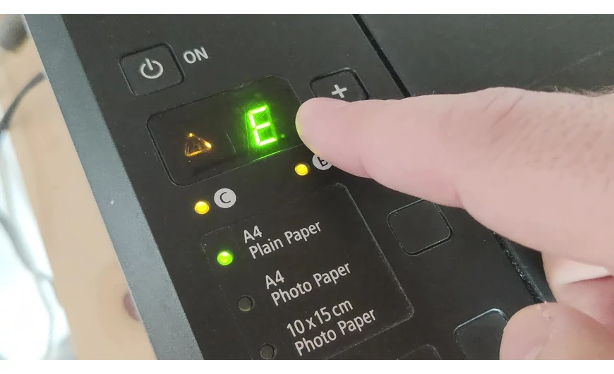 Hogyan töröljük a Canon Pixma E04, E05, E14 és E15 hibaüzenetet?